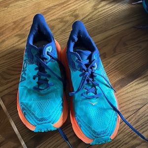Size 8 women’s HOKA running shoes